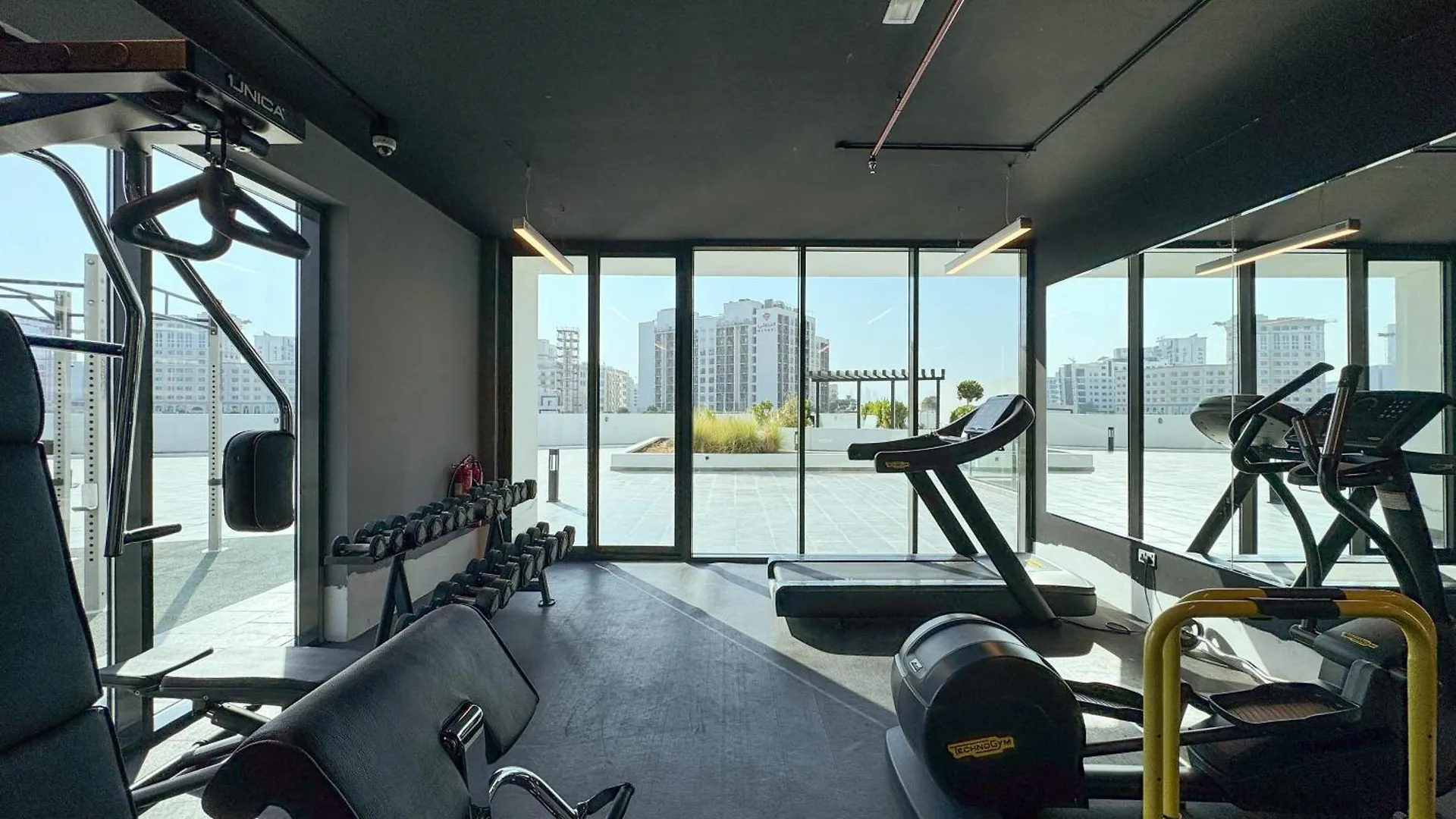 Luxury 1Br Pool View Flat W Gym In Samana Hills Lägenhet Dubai Förenade Arabemiraten