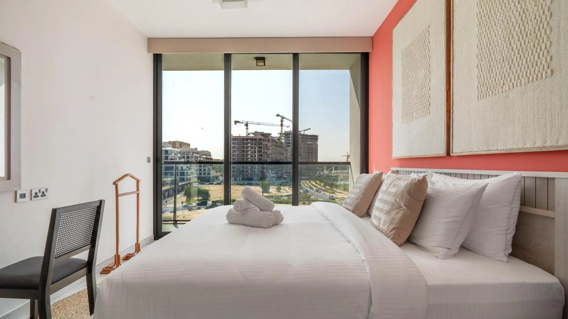 Luxury 1Br Pool View Flat W Gym In Samana Hills Apartment Dubai