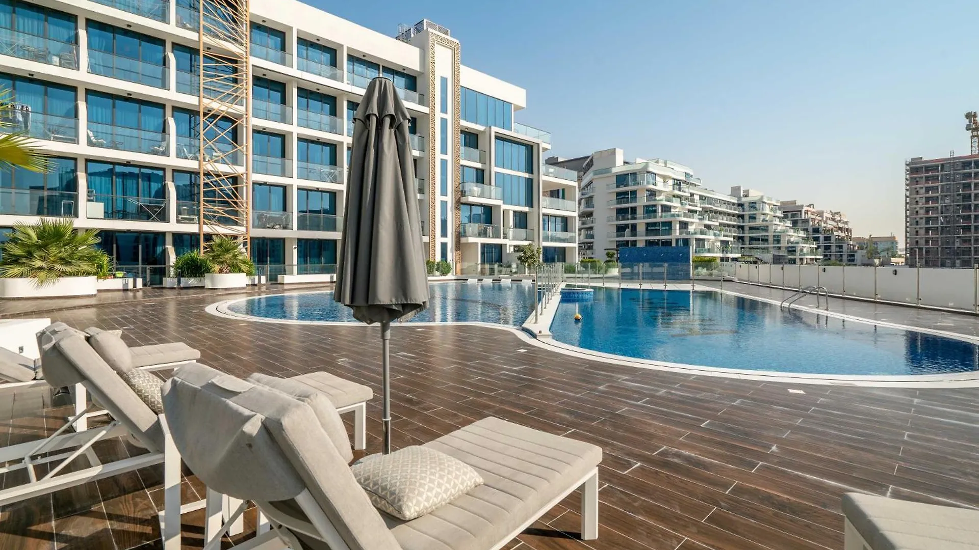 Luxury 1Br Pool View Flat W Gym In Samana Hills Apartment Dubai